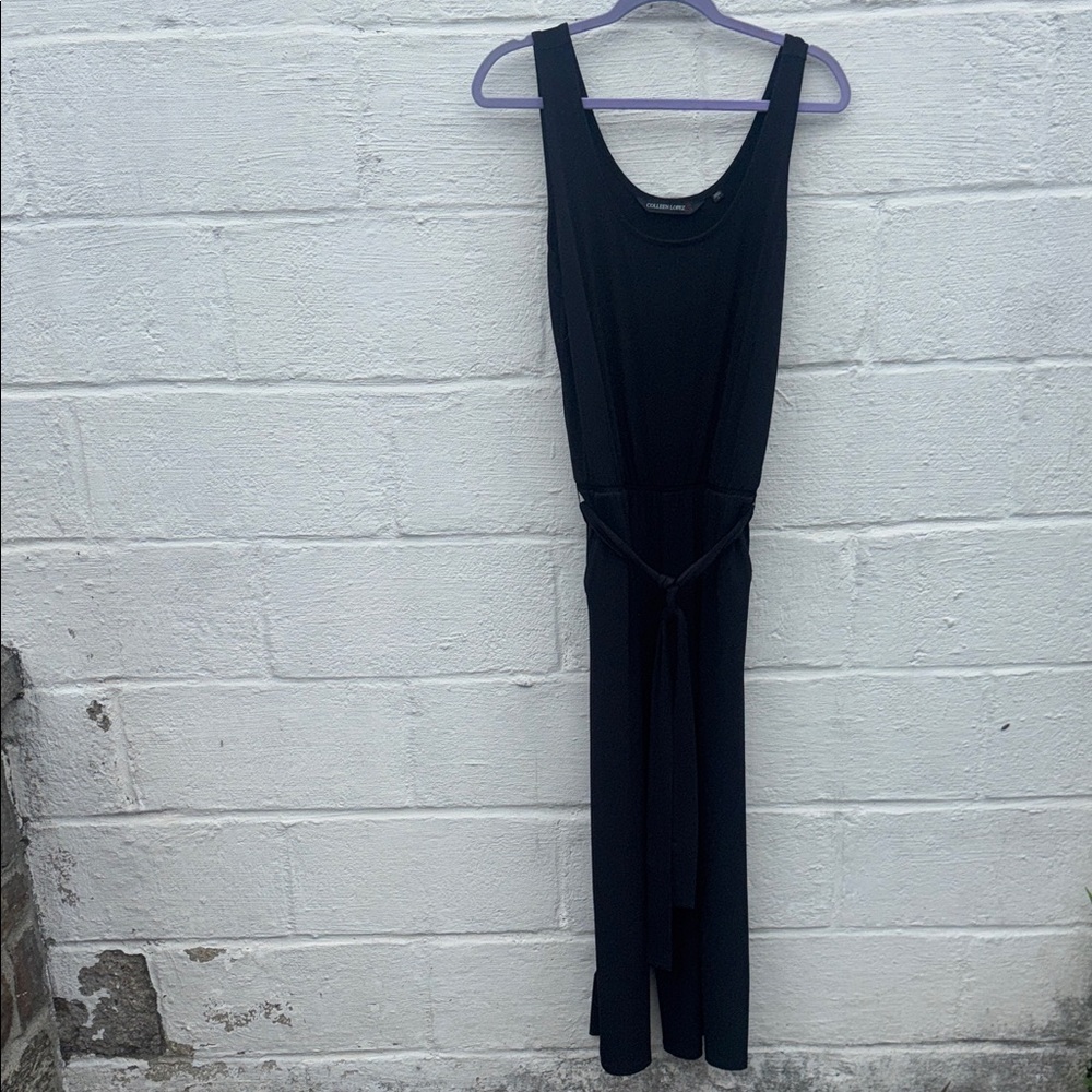 Colleen Lopez Black Sleeveless Scoop Neck Top